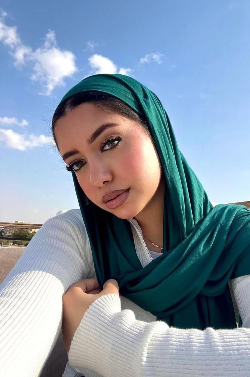 Akbatı Kapalı Genç Escort